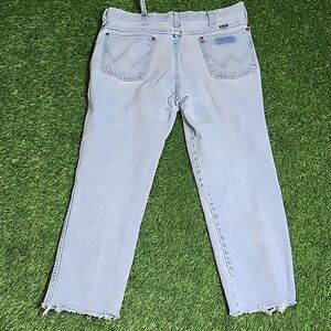 Vintage 90s Wrangler Men's Light Blue Slim Straight Jeans